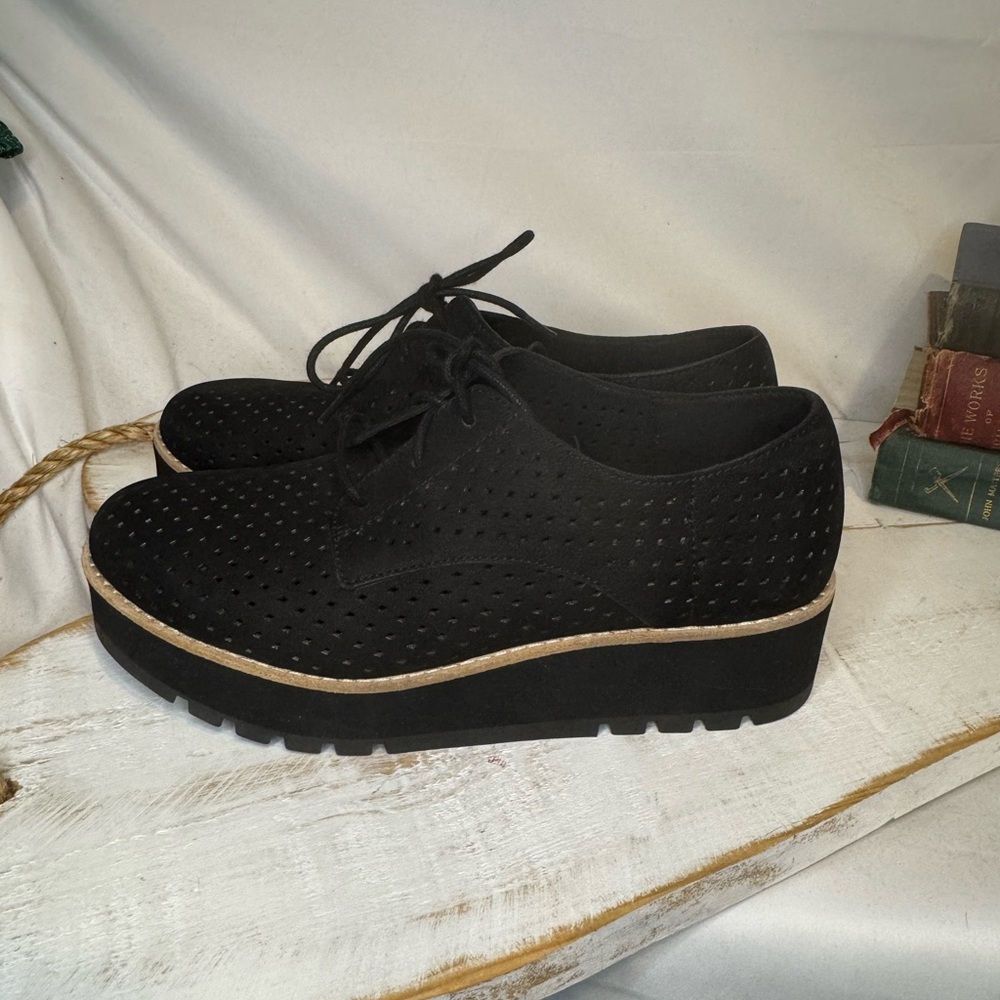 Eileen Fisher Ergo tie up shoe